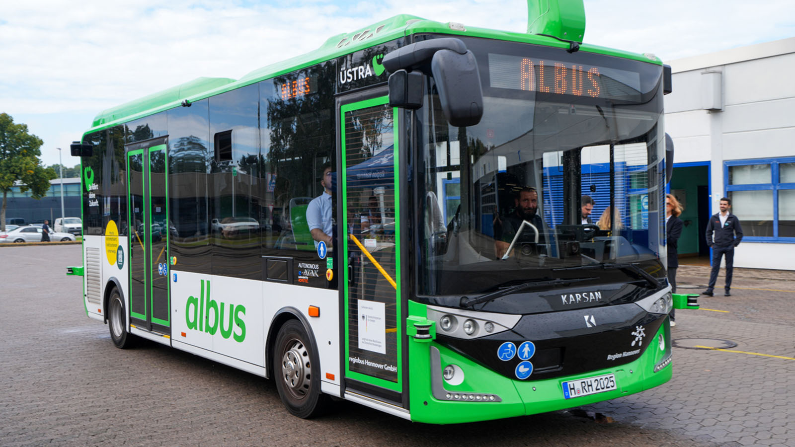 Karsan e-ATAK: Το πρώτο λεωφορείο της Σουηδίας χωρίς οδηγό!